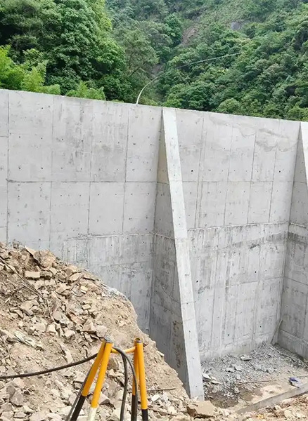 南京江宁区重力式挡土墙